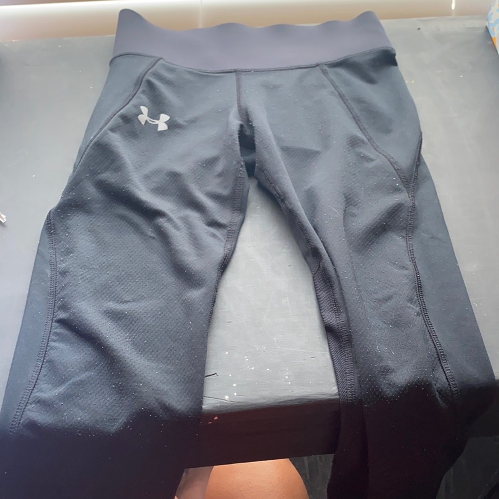 Black under armor leggings
